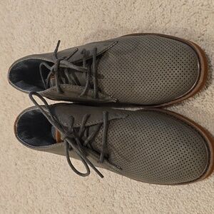 Deer Stags Gray Chukka Shoes with Cushioned Sole- Like New